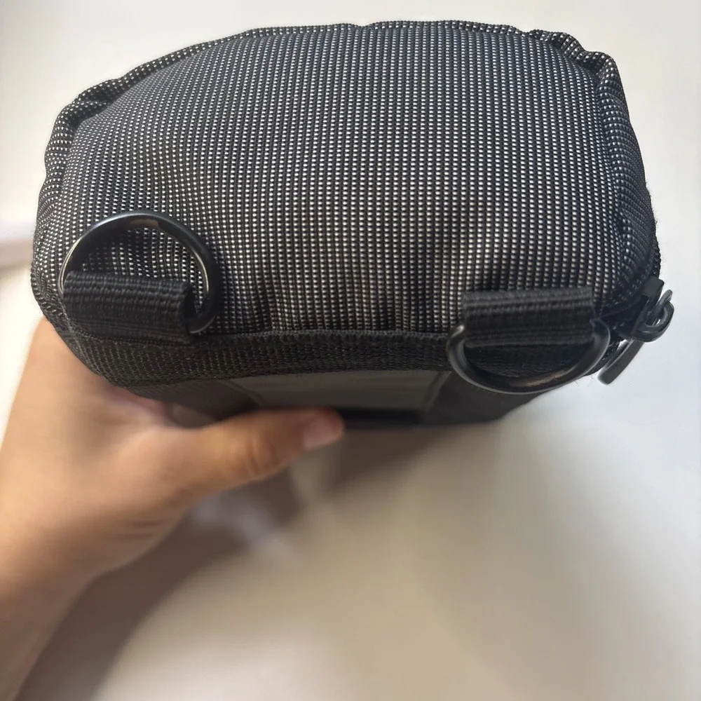 Case Logic Camera Case Crossbody Black Medium Size See pics